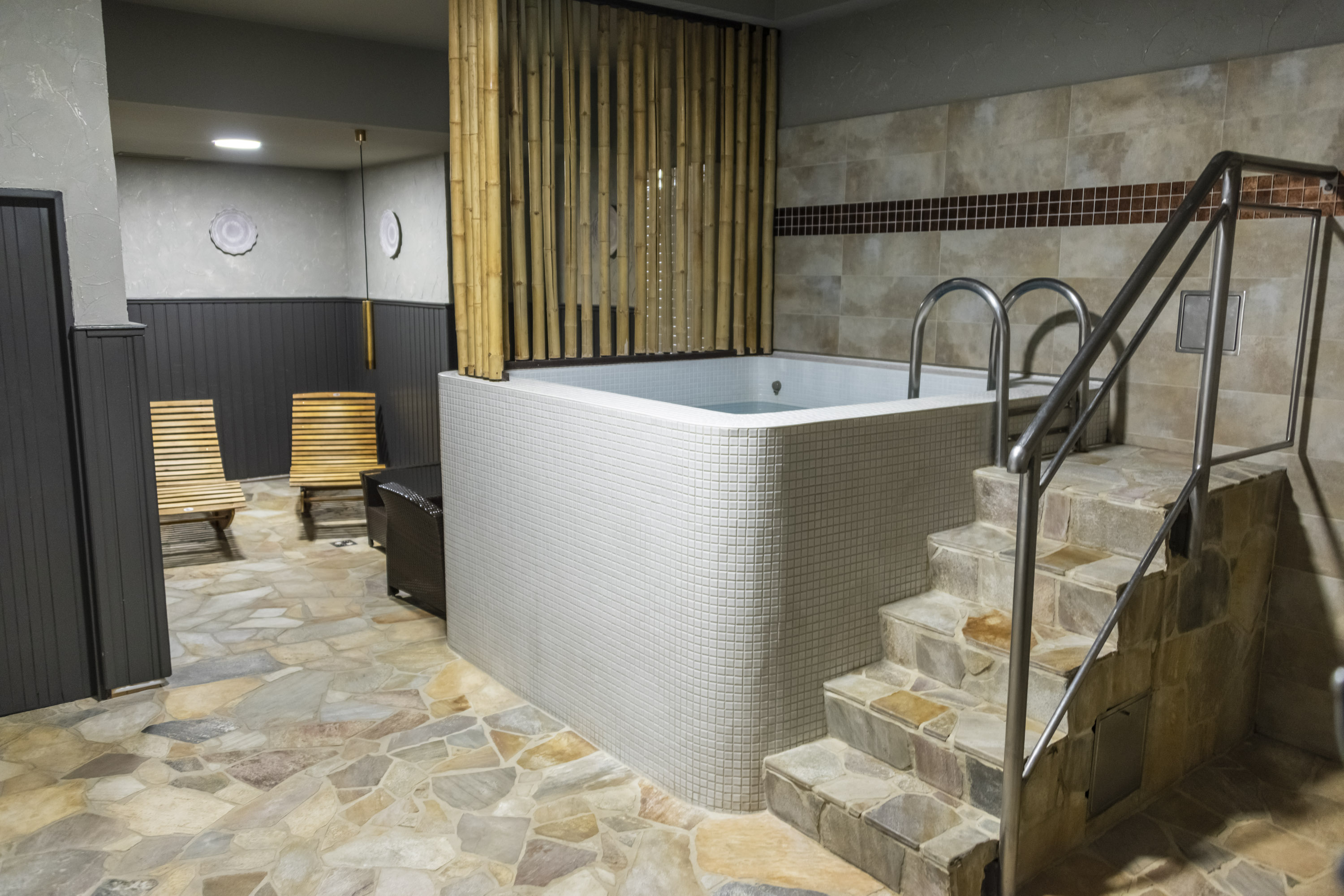 WELLNESS CENTER - FINNISCHE SAUNA (FRAUEN) - AUSSER BETRIEB
