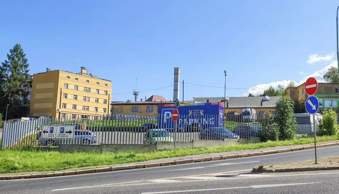 ⚠️ PARKING NOTICE – OUTDOOR PARKING UNAVAILABLE⚠️